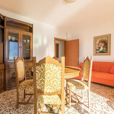 Apartman Alex 1 - *
